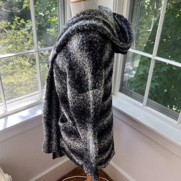 FRENCH CONNECTION alpaca blend boucle cozy hooded cardigan with pockets - Picture 5 of 9